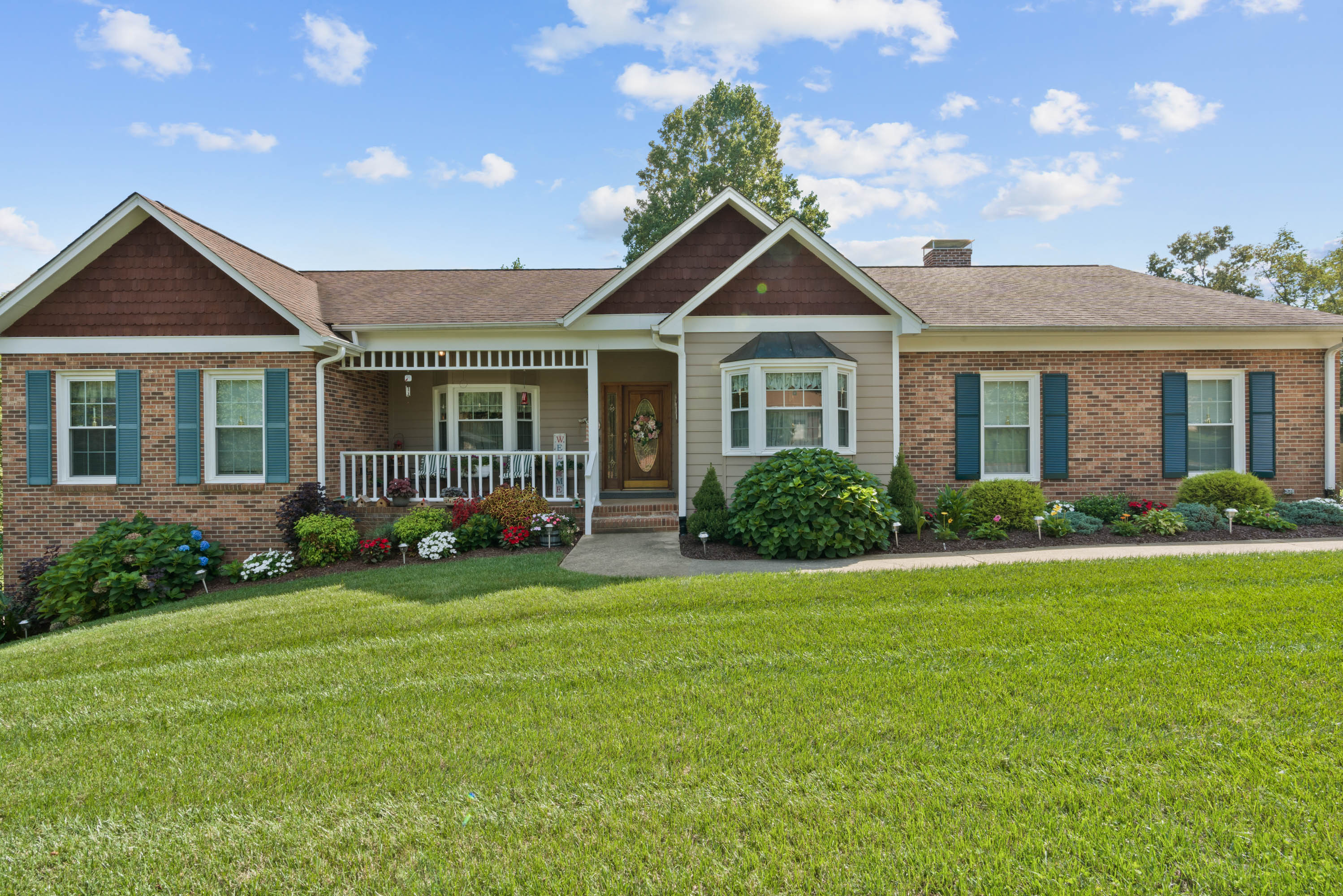 BEAUTIFUL HOME IN LENOIR, NC FOR SALE HIBRITEN ESTATES